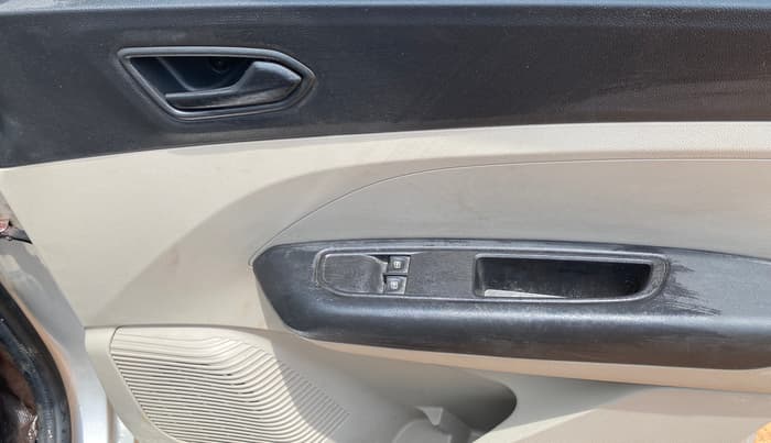 2023 Renault TRIBER RXL MT, Petrol, Manual, 17,635 km, Driver Side Door Panels Control