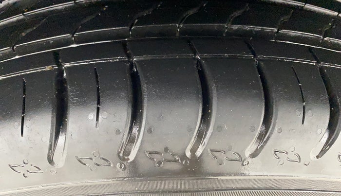 2024 Volkswagen TAIGUN COMFORTLINE 1.0 TSI MT, Petrol, Manual, 6,835 km, Right Rear Tyre Tread