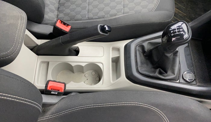 2024 Volkswagen TAIGUN COMFORTLINE 1.0 TSI MT, Petrol, Manual, 6,835 km, Gear Lever