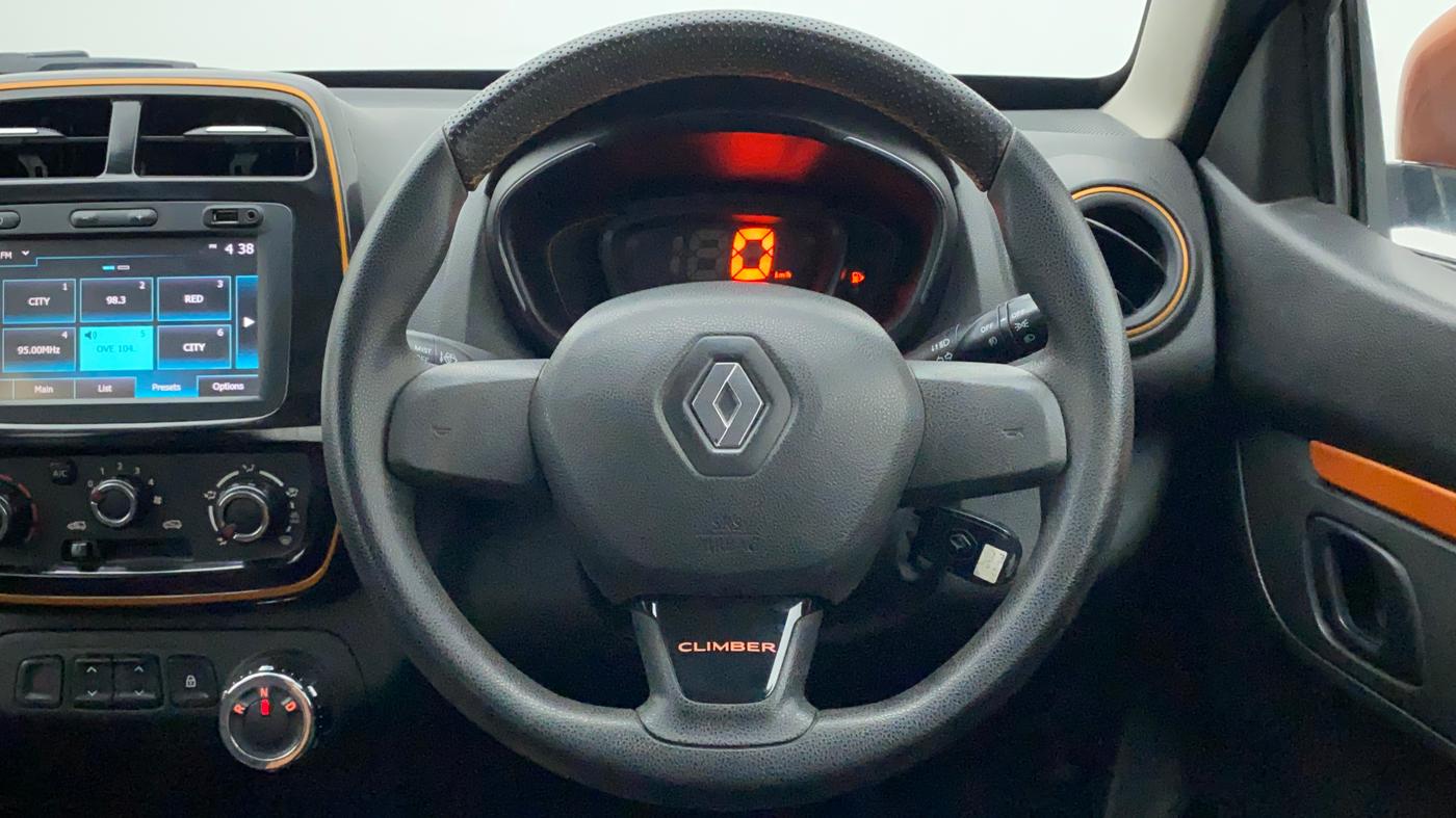 2017 Renault Kwid CLIMBER 1.0 AMT, Petrol, Automatic, 33,694 km, Steering Wheel Close Up