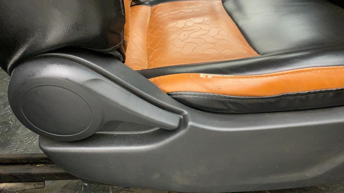 2019 Honda Amaze 1.5L I-DTEC E, Diesel, Manual, 43,683 km, Driver Side Adjustment Panel
