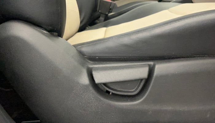 2021 Hyundai NEW SANTRO SPORTZ EXECUTIVE MT CNG, CNG, Manual, 52,308 km, Driver Side Adjustment Panel