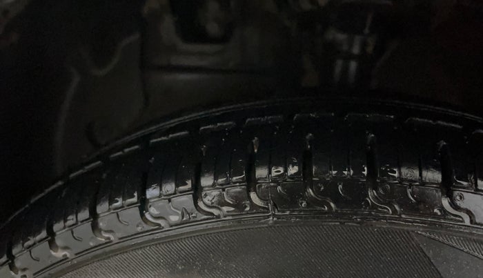 2021 Hyundai NEW SANTRO SPORTZ EXECUTIVE MT CNG, CNG, Manual, 52,308 km, Left Front Tyre Tread