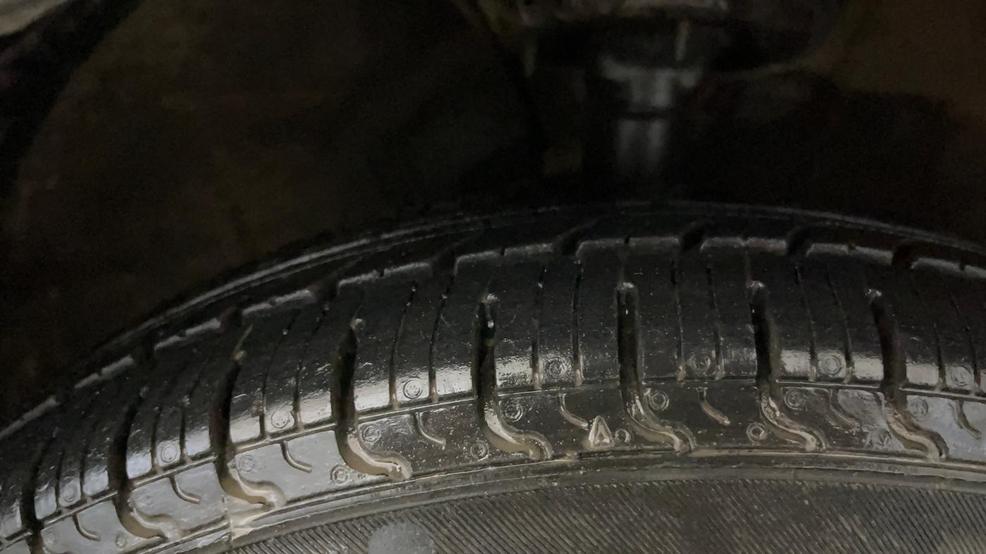 2021 Hyundai NEW SANTRO SPORTZ EXECUTIVE MT CNG, CNG, Manual, 52,384 km, Right Front Tyre Tread