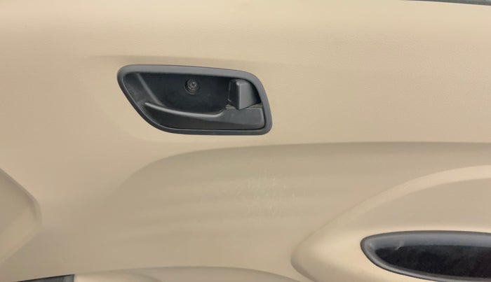 2021 Hyundai NEW SANTRO SPORTZ EXECUTIVE MT CNG, CNG, Manual, 52,308 km, Driver Side Door Panels Control