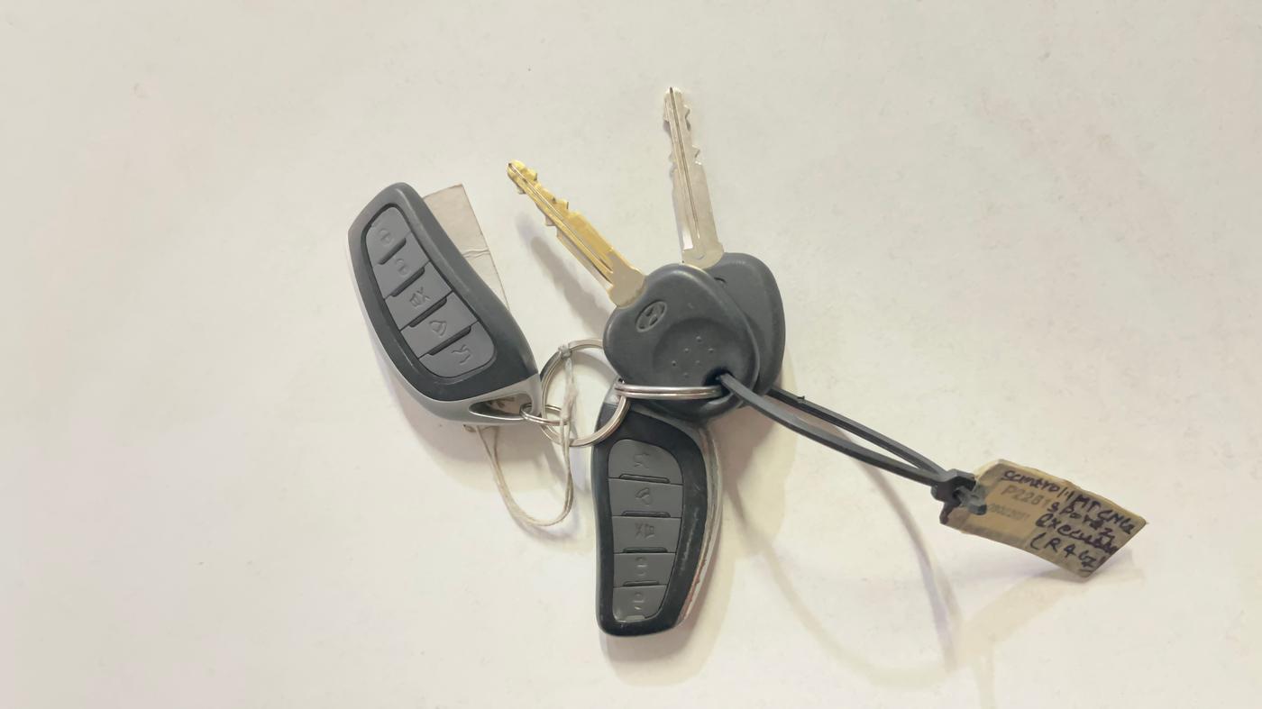 2021 Hyundai NEW SANTRO SPORTZ EXECUTIVE MT CNG, CNG, Manual, 52,384 km, Key Close Up