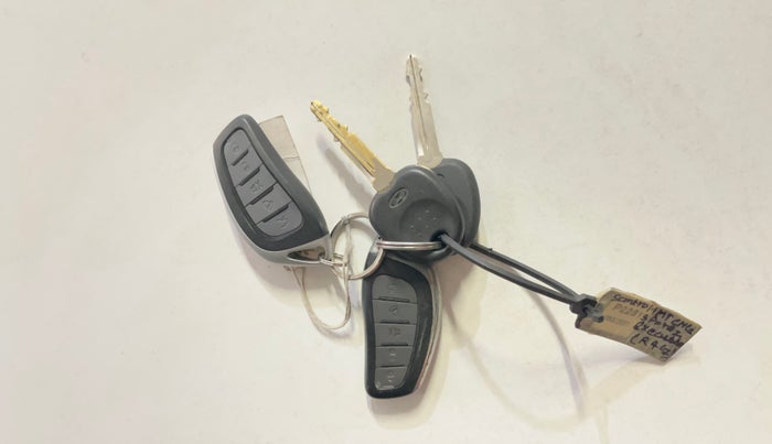 2021 Hyundai NEW SANTRO SPORTZ EXECUTIVE MT CNG, CNG, Manual, 52,308 km, Key Close Up