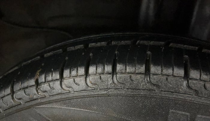 2021 Hyundai NEW SANTRO SPORTZ EXECUTIVE MT CNG, CNG, Manual, 52,308 km, Left Rear Tyre Tread