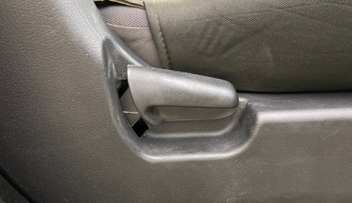 2013 Maruti Wagon R 1.0 LXI CNG, CNG, Manual, 77,933 km, Driver Side Adjustment Panel