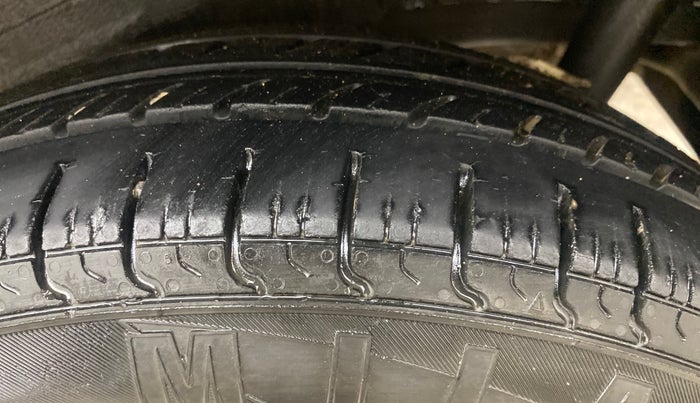 2013 Maruti Wagon R 1.0 LXI CNG, CNG, Manual, 77,933 km, Left Rear Tyre Tread