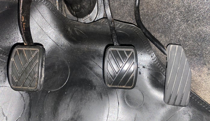 2013 Maruti Wagon R 1.0 LXI CNG, CNG, Manual, 77,933 km, Pedals