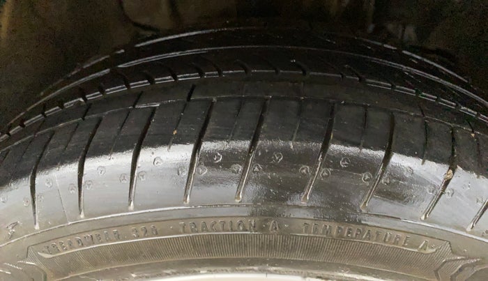 2016 Tata Tiago XZ PETROL, Petrol, Manual, 35,560 km, Right Front Tyre Tread