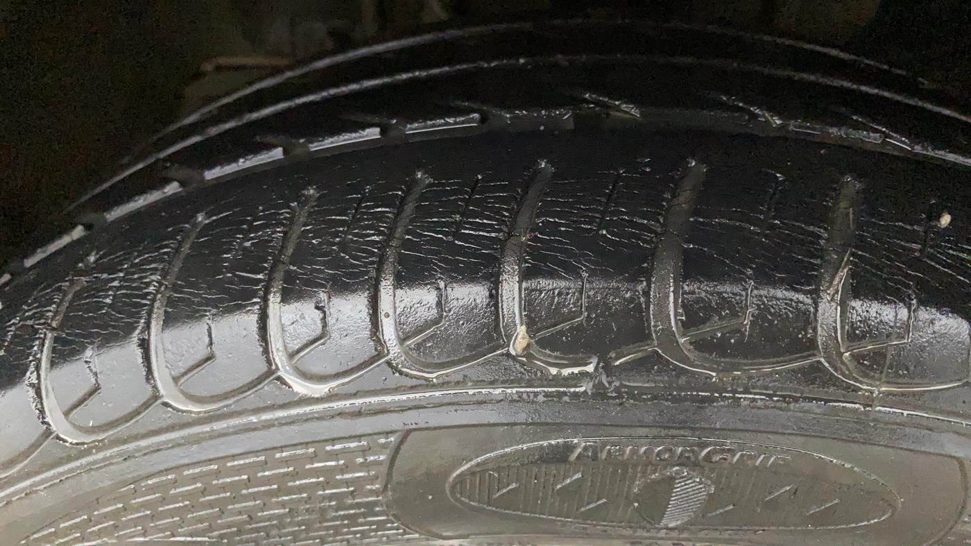 2016 Tata Tiago XZ PETROL, Petrol, Manual, 35,560 km, Left Front Tyre Tread