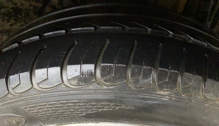 2016 Tata Tiago XZ PETROL, Petrol, Manual, 35,560 km, Left Rear Tyre Tread