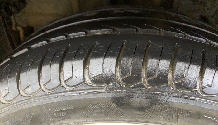 2016 Tata Tiago XZ PETROL, Petrol, Manual, 35,560 km, Right Rear Tyre Tread