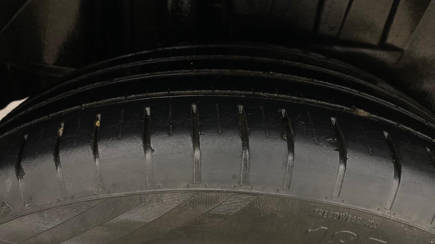 2022 Maruti Dzire ZXI Plus AMT, Petrol, Automatic, 52,232 km, Right Rear Tyre Tread