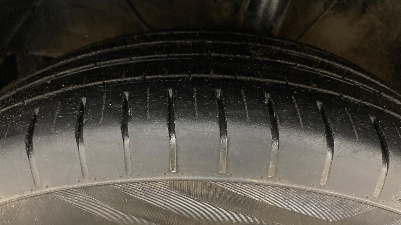 2022 Maruti Dzire ZXI Plus AMT, Petrol, Automatic, 52,232 km, Left Front Tyre Tread