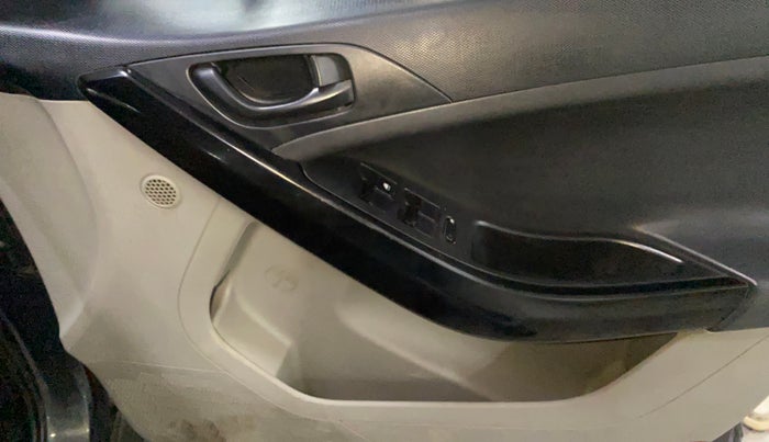 2019 Tata NEXON XM PETROL, Petrol, Manual, 78,398 km, Driver Side Door Panels Control