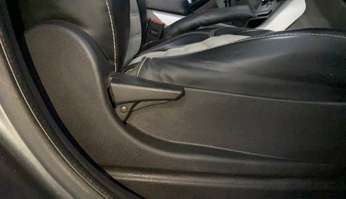 2019 Tata NEXON XM PETROL, Petrol, Manual, 78,398 km, Driver Side Adjustment Panel