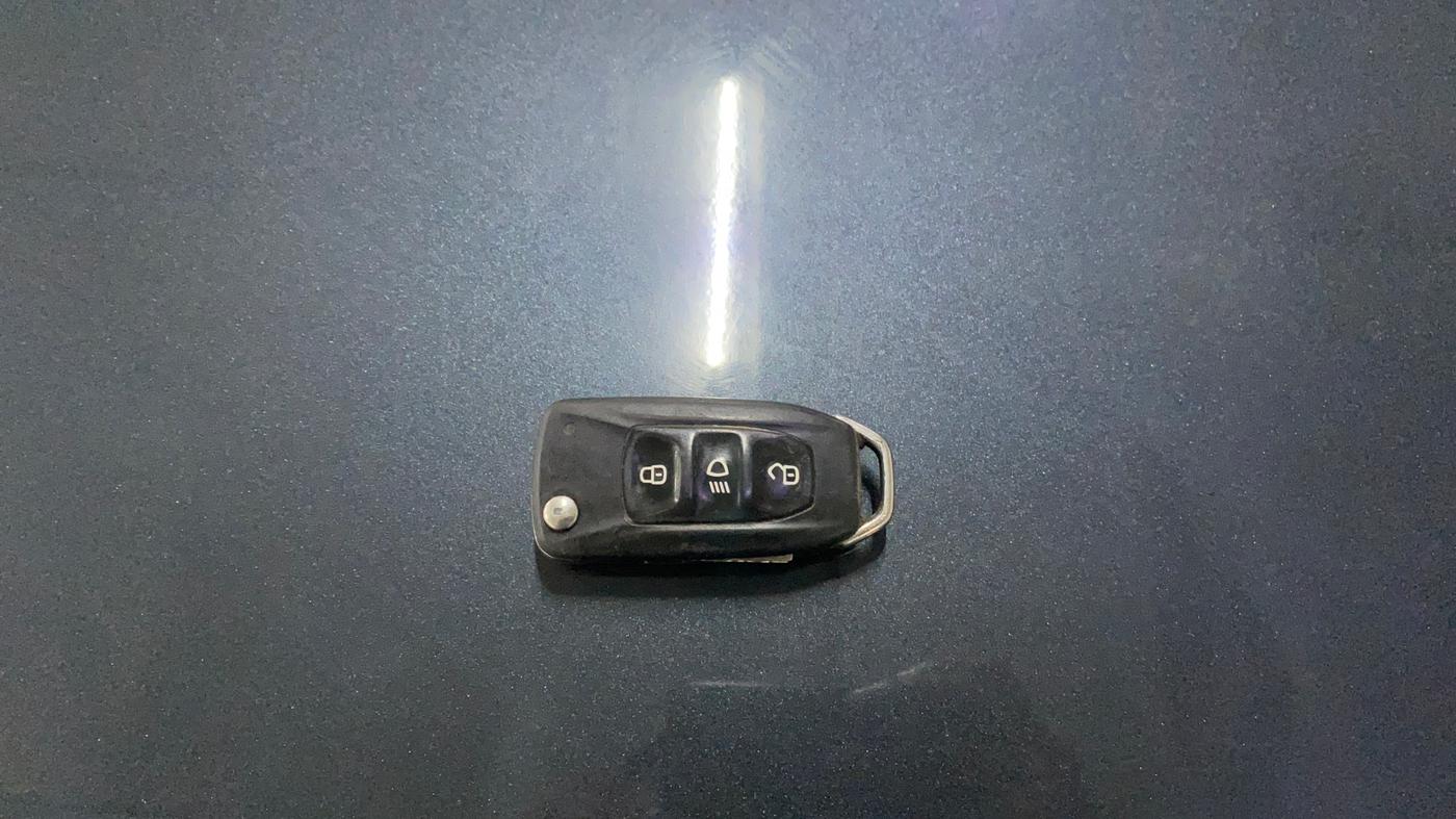 2019 Tata NEXON XM PETROL, Petrol, Manual, 78,398 km, Key Close Up