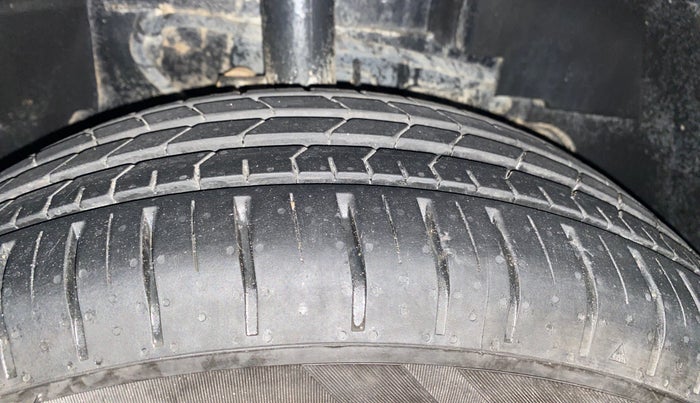 2019 Tata NEXON XM PETROL, Petrol, Manual, 78,398 km, Right Front Tyre Tread