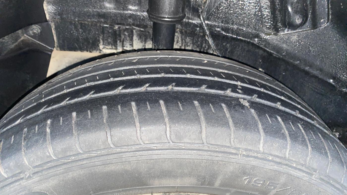 2019 Tata NEXON XM PETROL, Petrol, Manual, 78,398 km, Right Rear Tyre Tread