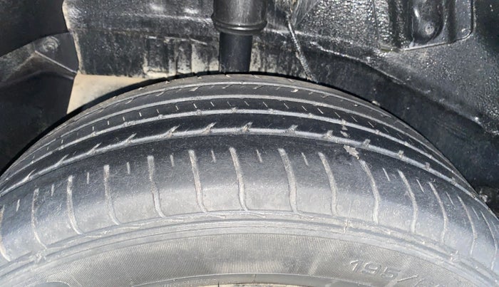 2019 Tata NEXON XM PETROL, Petrol, Manual, 78,398 km, Right Rear Tyre Tread