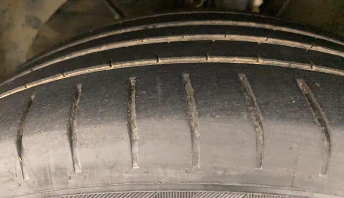 2016 Maruti Baleno ZETA PETROL 1.2, Petrol, Manual, 22,802 km, Left Front Tyre Tread