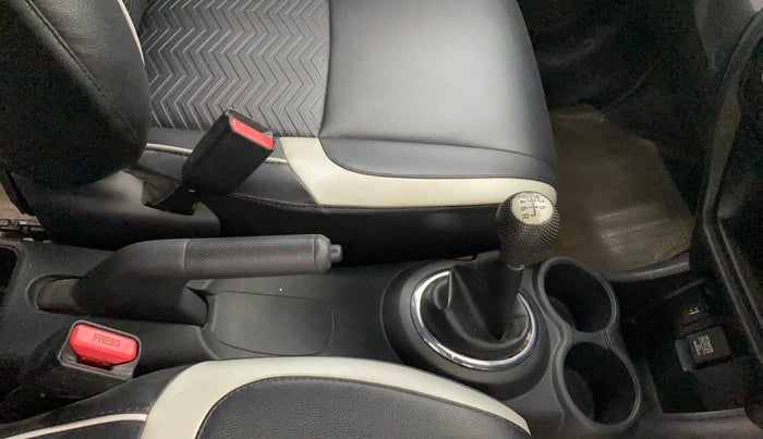 2018 Honda BR-V 1.5L I-VTEC V, Petrol, Manual, 50,866 km, Gear Lever