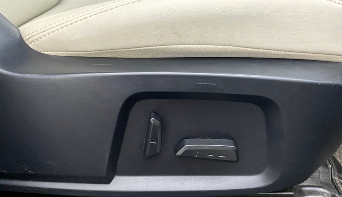 2021 Tata Safari XZ PLUS, Diesel, Manual, 25,750 km, Driver Side Adjustment Panel