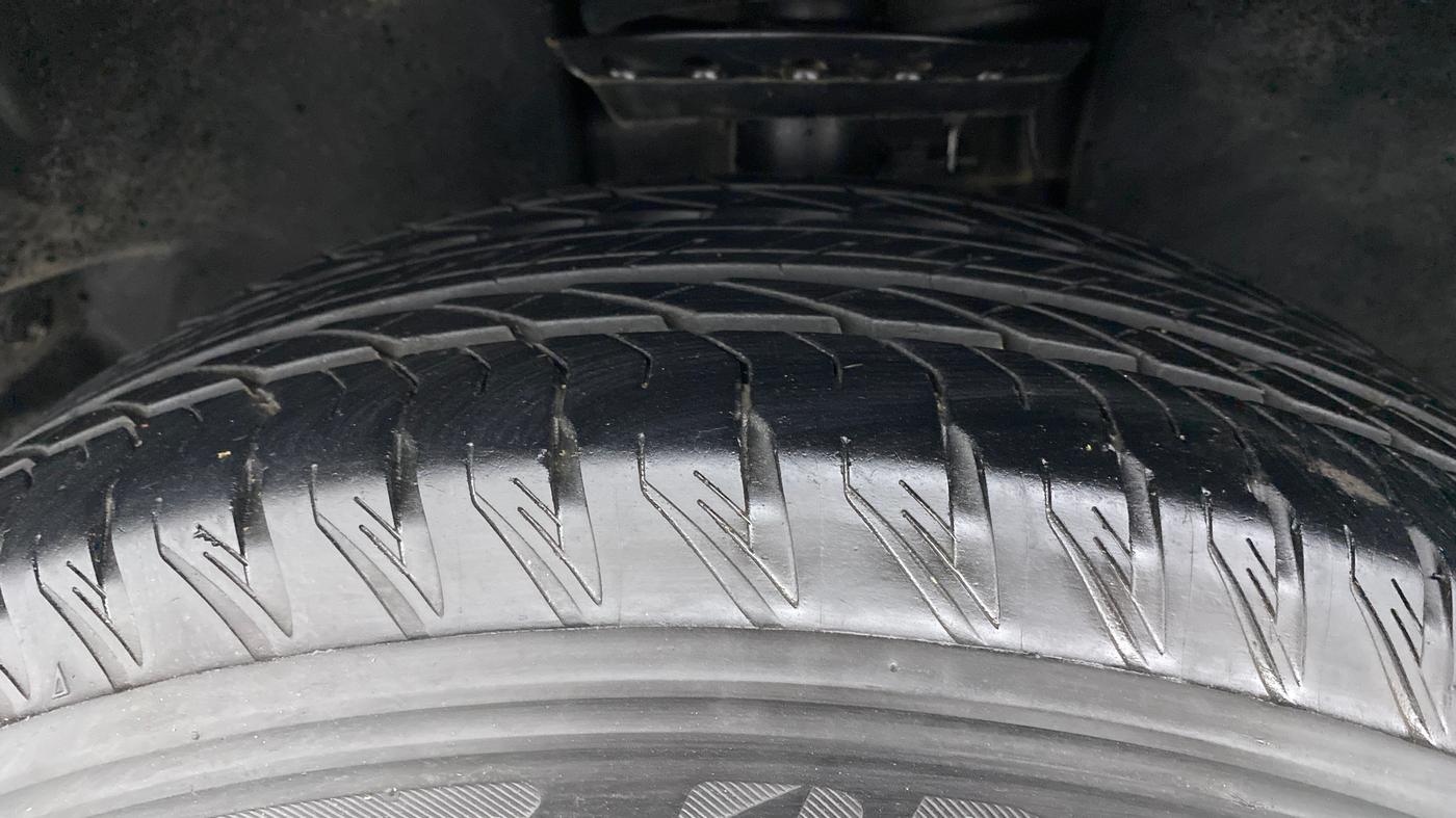 2021 Tata Safari XZ PLUS, Diesel, Manual, 25,750 km, Left Front Tyre Tread
