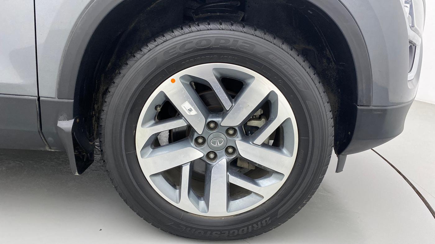 2021 Tata Safari XZ PLUS, Diesel, Manual, 25,750 km, Right Front Wheel
