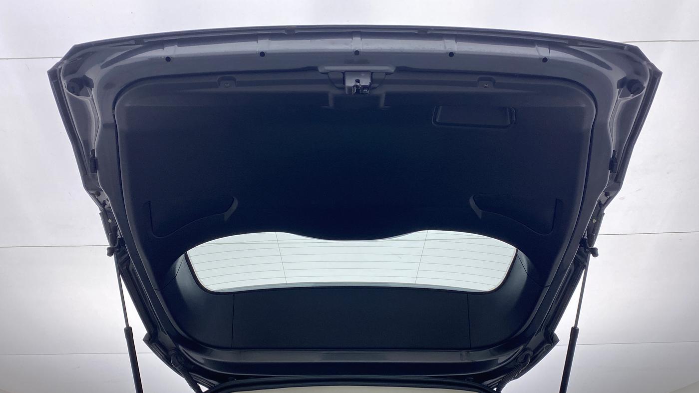 2021 Tata Safari XZ PLUS, Diesel, Manual, 25,750 km, Boot Door Open