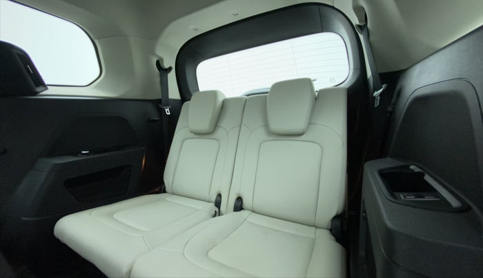 2021 Tata Safari XZ PLUS, Diesel, Manual, 25,750 km, Third Seat Row ( optional )