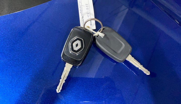 2021 Renault TRIBER RXL MT, Petrol, Manual, 10,808 km, Key Close Up