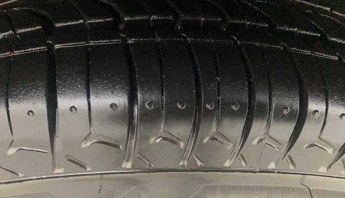 2019 Renault Kwid RXT 0.8 (O), Petrol, Manual, 72,066 km, Left Front Tyre Tread