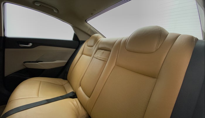 2018 Hyundai Verna 1.6 CRDI SX + AT, Diesel, Automatic, 83,679 km, Right Side Door Cabin View