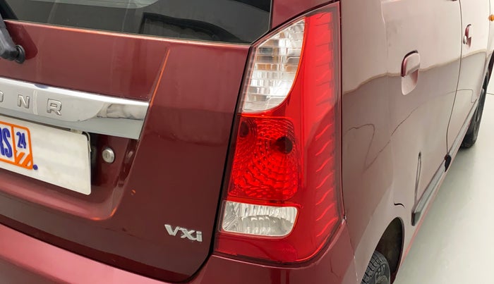 2010 Maruti Wagon R 1.0 VXI, Petrol, Manual, 80,969 km, Right tail light - Minor damage