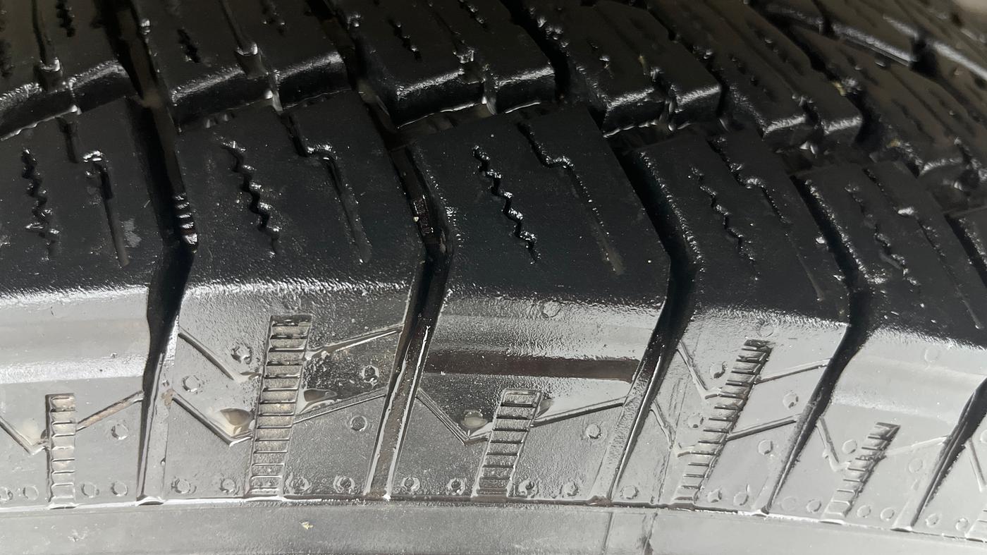 2024 Mahindra Thar LX P 2WD AT HT, Petrol, Automatic, 9,987 km, Right Front Tyre Tread