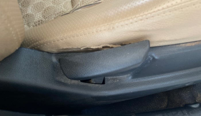 2017 Hyundai Eon ERA + SE, Petrol, Manual, 42,659 km, Driver Side Adjustment Panel