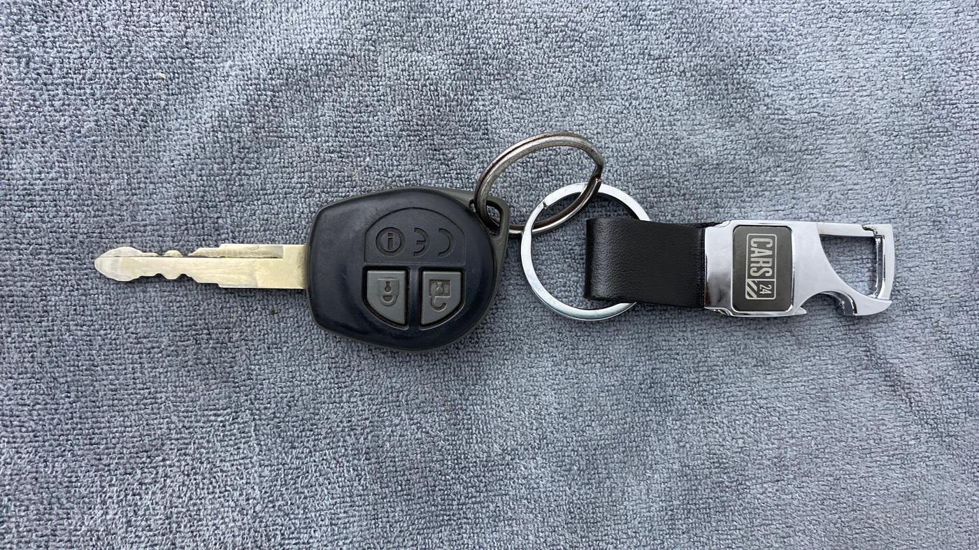 2018 Maruti Dzire VXI, Petrol, Manual, 50,336 km, Key Close Up