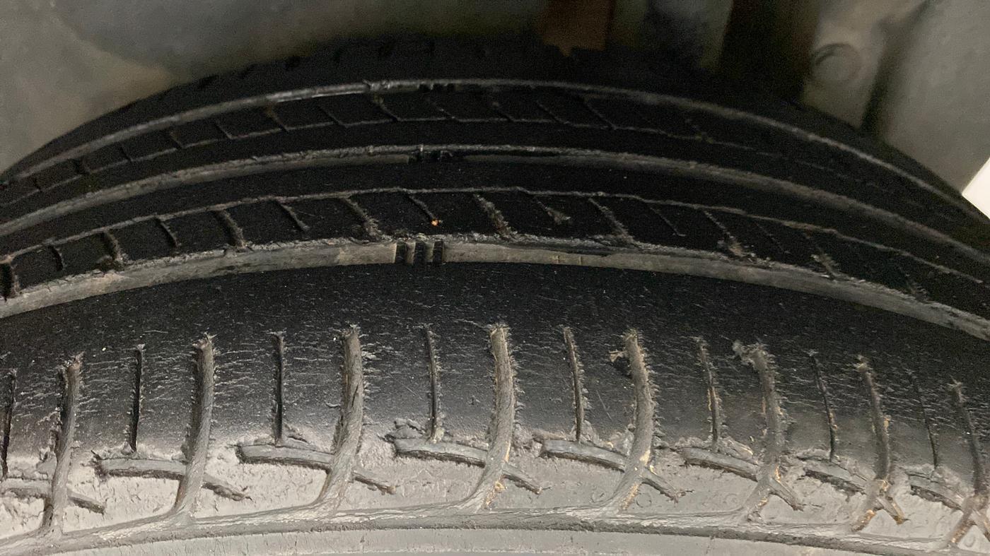 2016 Maruti Swift Dzire ZXI, Petrol, Manual, 71,629 km, Left Rear Tyre Tread