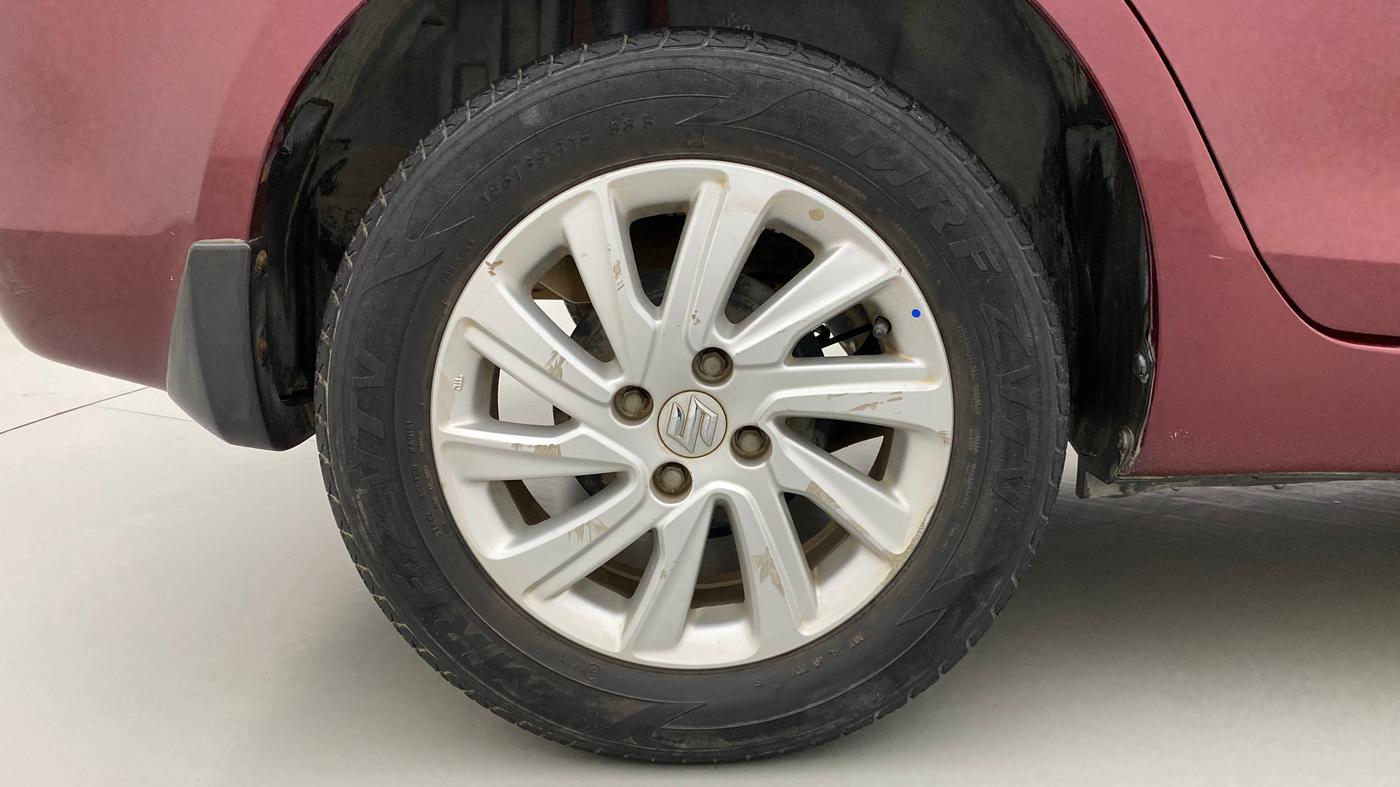 2016 Maruti Swift Dzire ZXI, Petrol, Manual, 71,629 km, Right Rear Wheel