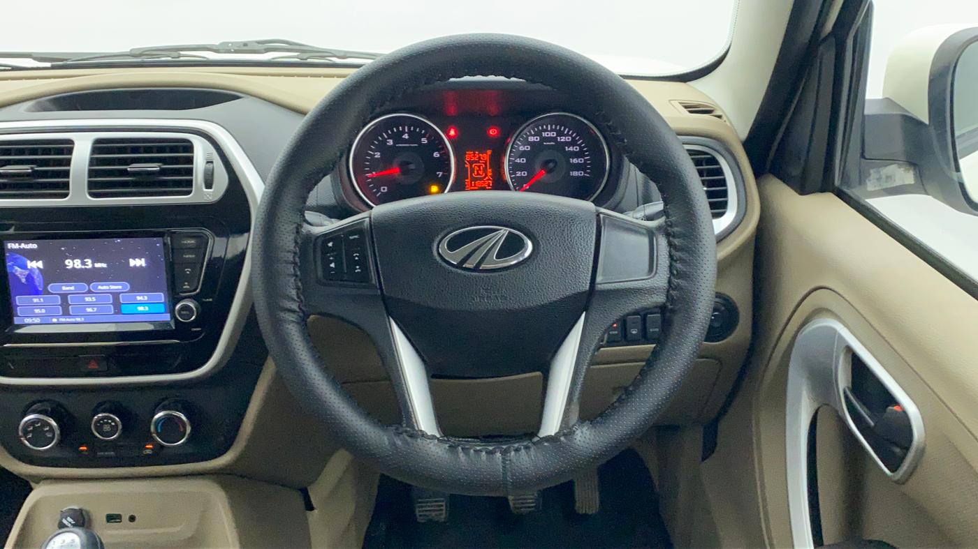 2018 Mahindra TUV300 T10 MT, Diesel, Manual, 1,19,191 km, Steering Wheel Close-up