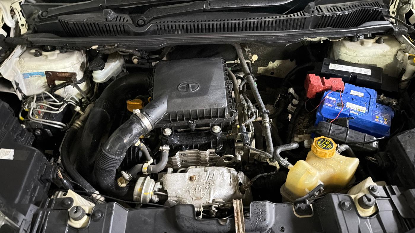 2022 Tata NEXON XM PETROL, Petrol, Manual, 42,372 km, Engine View