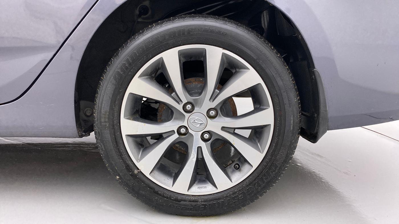 2017 Hyundai Verna 1.6 VTVT SX, Petrol, Manual, 30,817 km, Left Rear Wheel