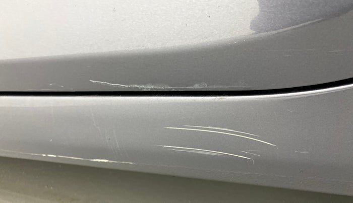 2017 Hyundai Verna 1.6 VTVT SX, Petrol, Manual, 30,817 km, Left running board - Minor scratches