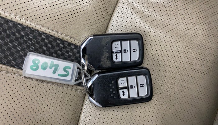 2020 Honda Civic 1.8L I-VTEC ZX CVT, Petrol, Automatic, 42,772 km, Key Close Up