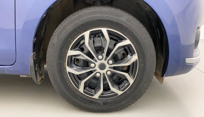 2017 Maruti Dzire VXI AMT, Petrol, Automatic, 47,275 km, Right Front Wheel
