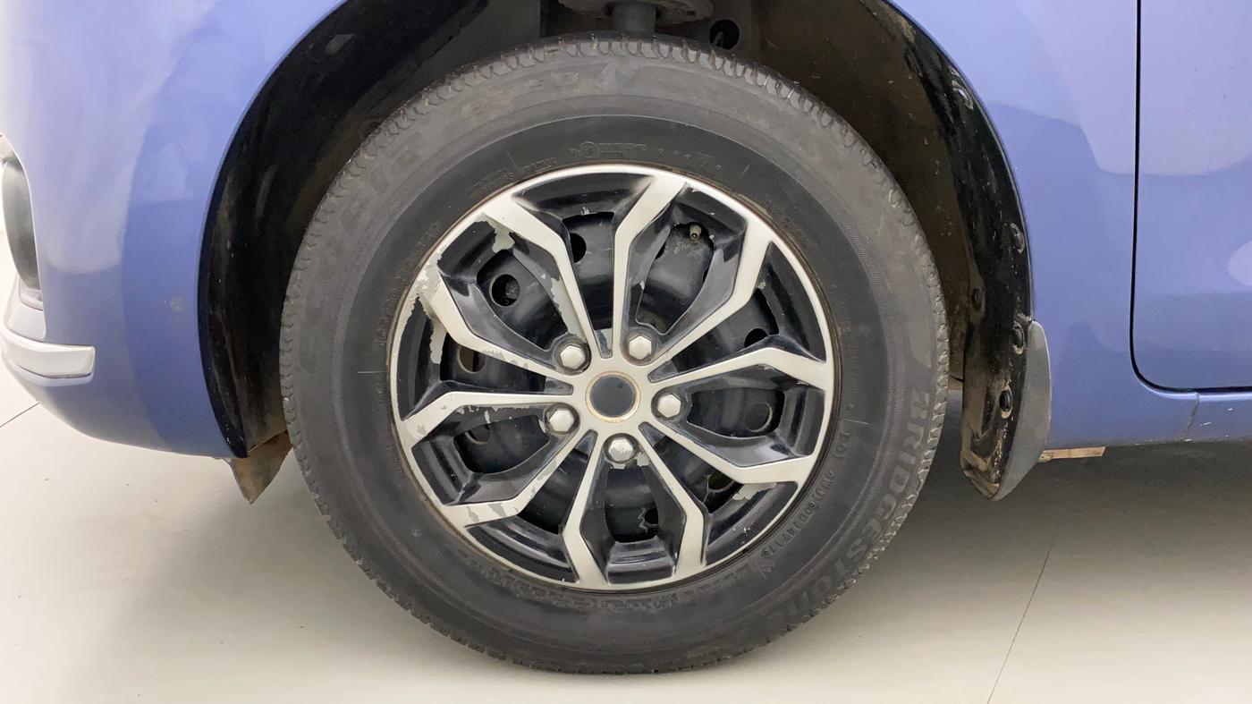2017 Maruti Dzire VXI AMT, Petrol, Automatic, 47,275 km, Left Front Wheel